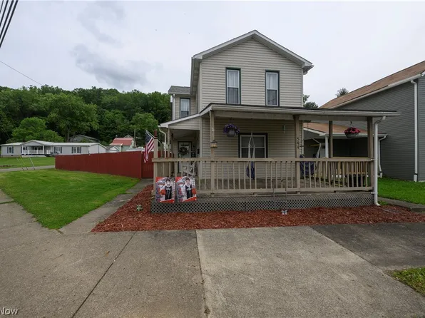 544 E High St, Uhrichsville, OH 44683