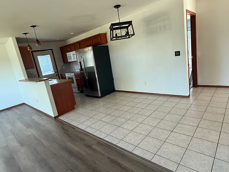 216 Deangela Dr — Photo 3