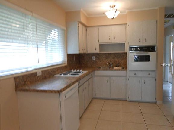 4th image of 4847 Lake Charles Dr N