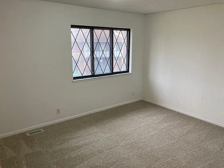 8116 Cheswick Dr — Photo 15