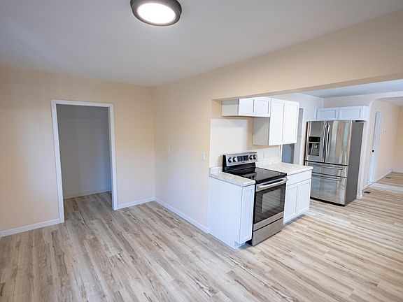 4th image of 2481 Sunny Acres Ln