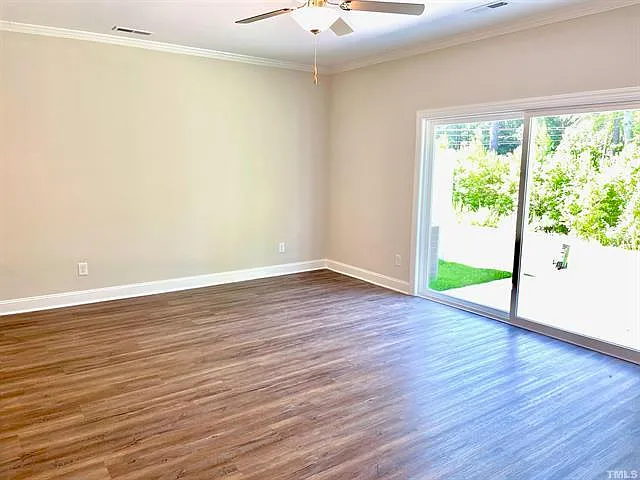 6920 Eddy Point Ln — Photo 5
