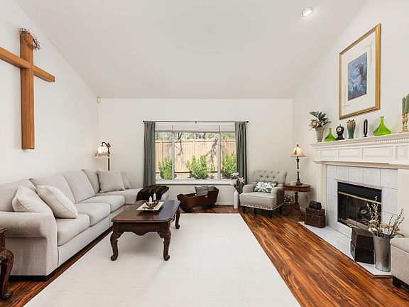 3rd image of 6749 Wintergreen Court