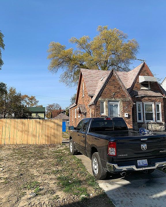 2nd image of 15833 Appoline St