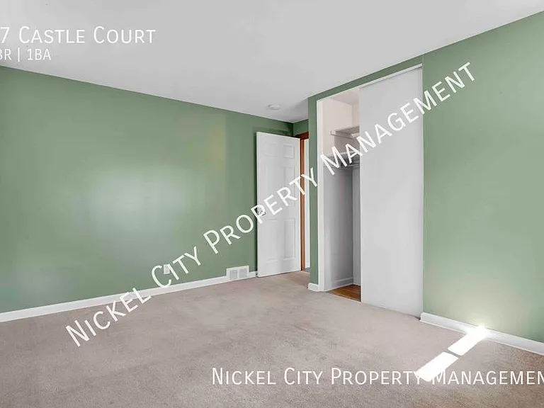 47 Castle Ct — Photo 12