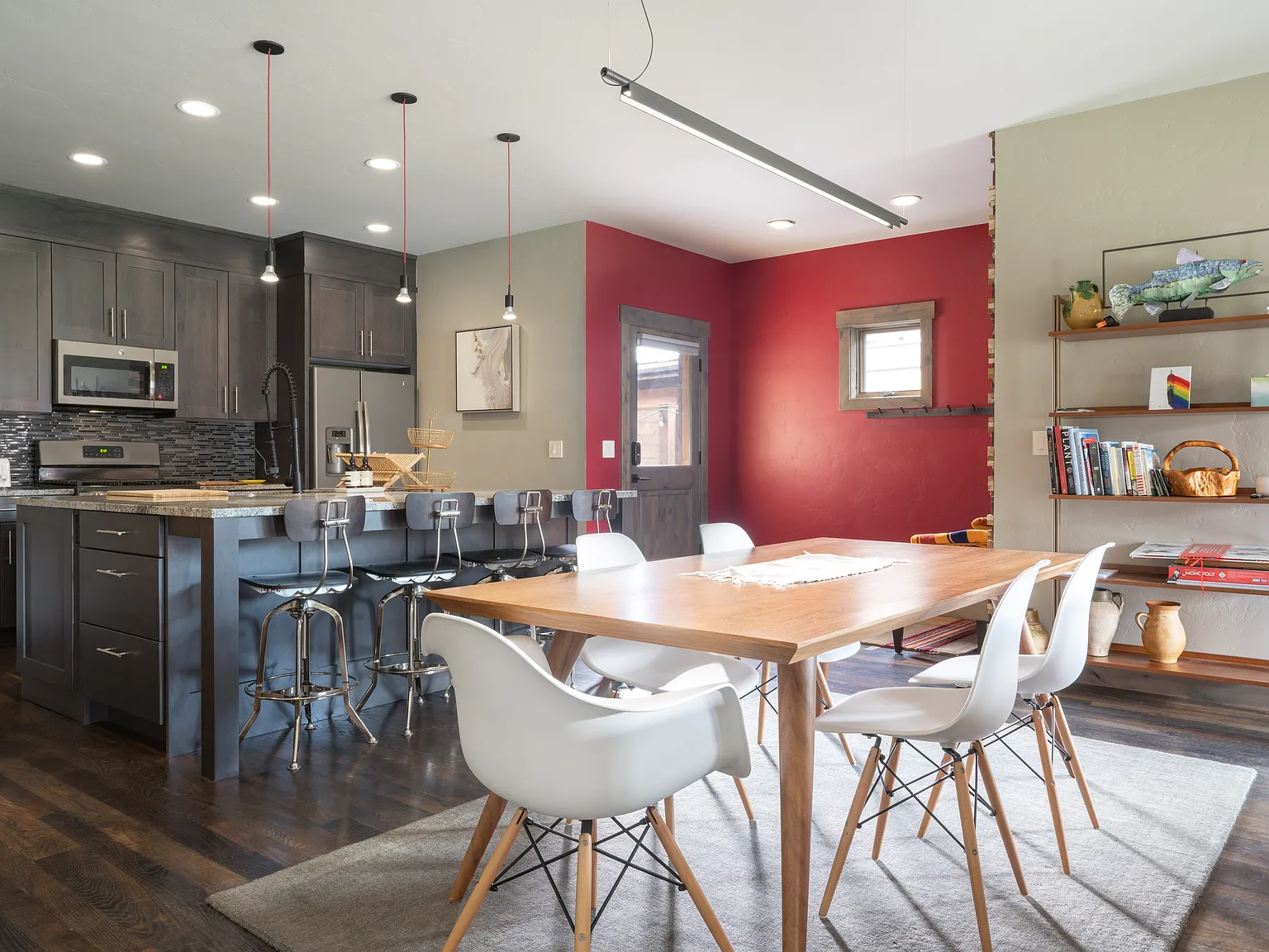 3 bed, 3.5 bath, 2324 sqft, $5,500 — Photo 3