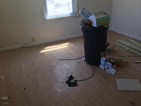 4th image of 2611 Ellis Ave NE