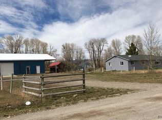 1200 Driveway Ln, Dillon, MT 59725