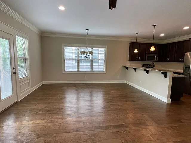 17 Tudor Way — Photo 4