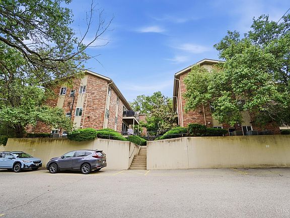 3rd image of 3069 Alpine Ter APT 11B