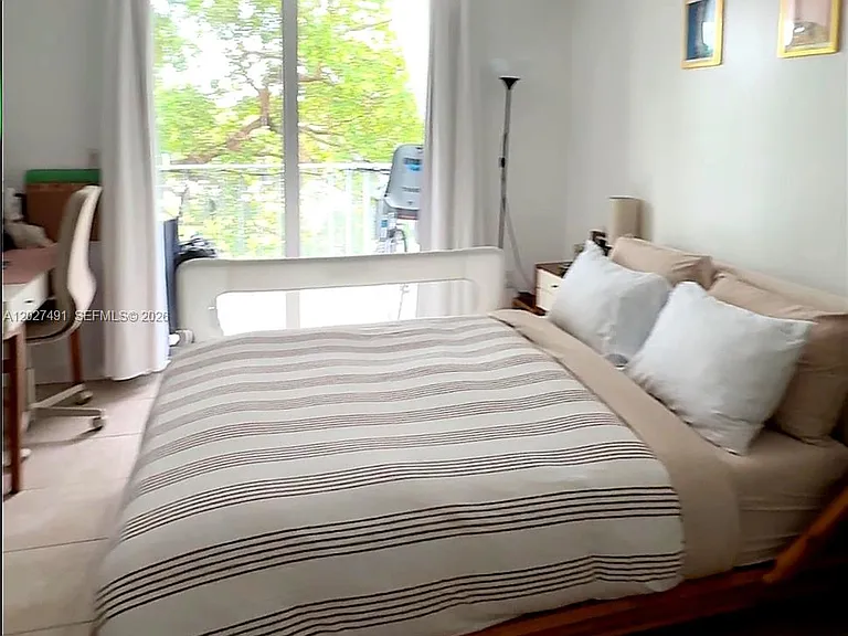 650 NE 64th St #G402 — Photo 5