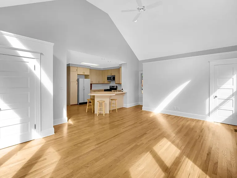 1036 S Race St — Photo 10