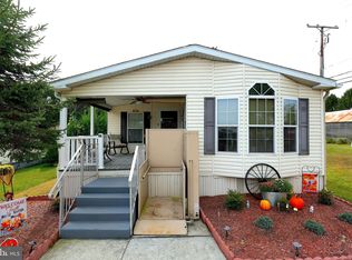 16 Shamrock Ave, Mohrsville, PA 19541