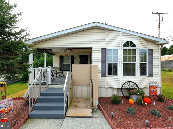 16 Shamrock Ave, Mohrsville, PA 19541