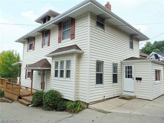 2nd image of 1566 Girard St