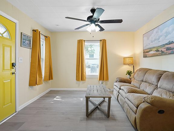 5th image of 3040 Sappington Pl