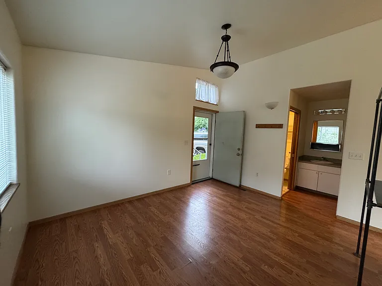 211 N Lilly St #213 — Photo 6