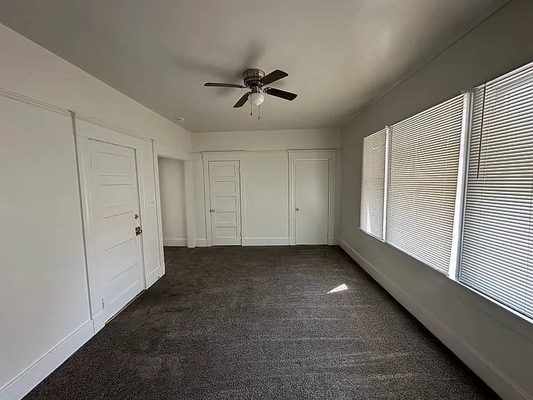 910 N Park Ave #3 — Photo 3
