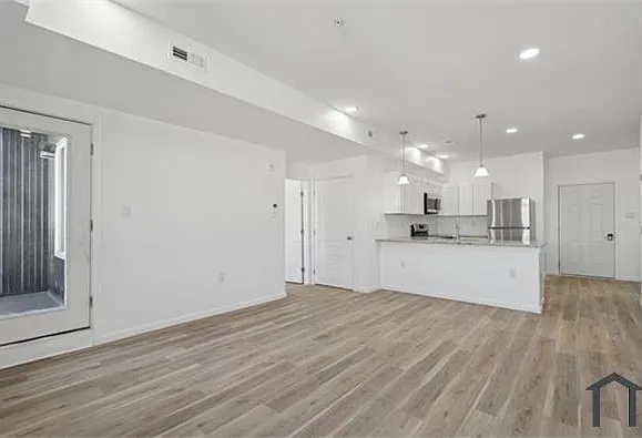 2 bed, $1,699 — Photo 3