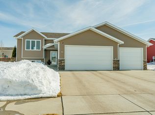 3024 Percheron Dr SE, Mandan, ND 58554