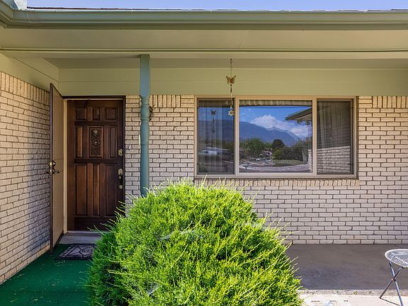 2nd image of 3405 Yosemite Dr NE