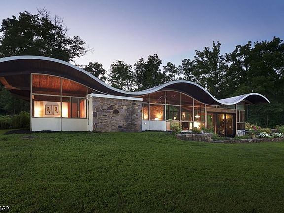 2nd image of 315 Goat Hill Rd