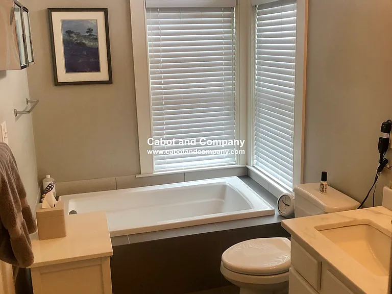 72 Hamilton St #11 — Photo 9