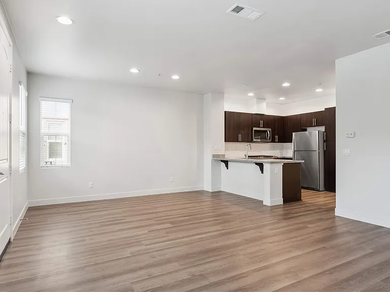 Casa Lago Eastlake — Photo 33