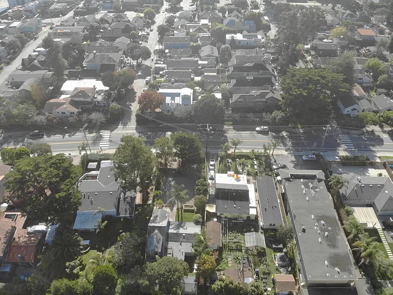 1917 Portola Dr — Photo 28
