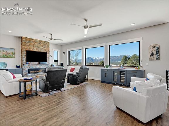 5th image of 14015 Gleneagle Dr