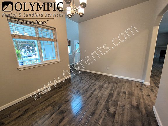 3rd image of 1609 15th Ave SW