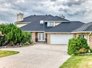 63 NW Blueridge Close, Rocky View County, AB T3L2P4
