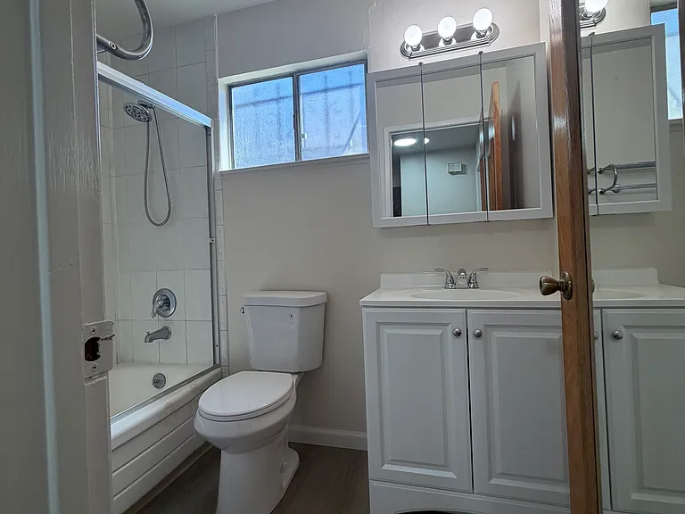 2333 Humboldt Ave #B — Photo 8
