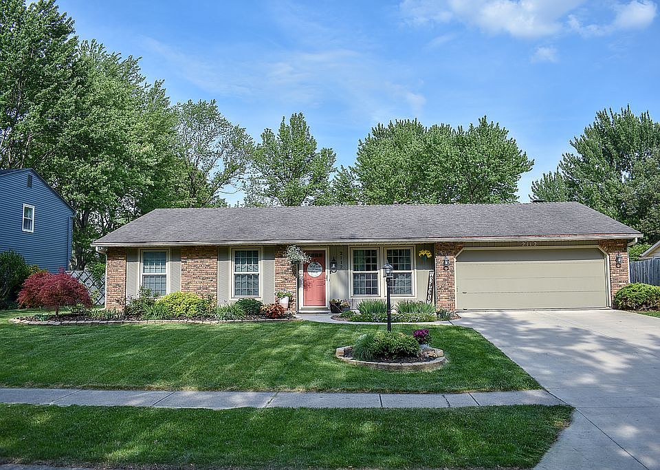 Beautiful curb appeal!