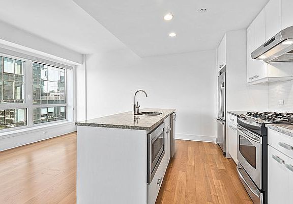 5th image of 440 Kent Ave APT 7C