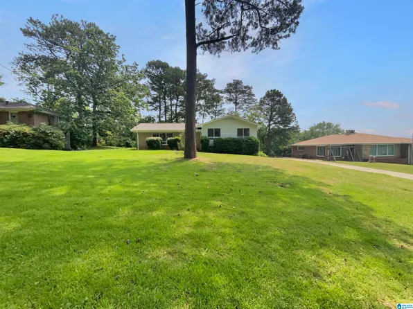 1615 Faircrest Dr, Hueytown, AL 35023