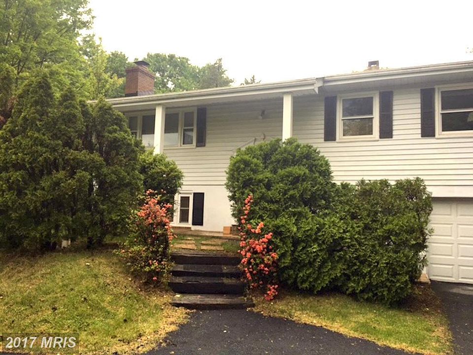 1st image of 120 Great Lake Dr