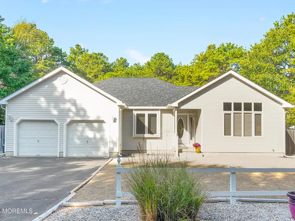 400 Schoolhouse Road, Whiting, NJ 08759