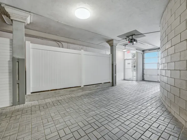 2752 Ocean Avenue image 1 of 36