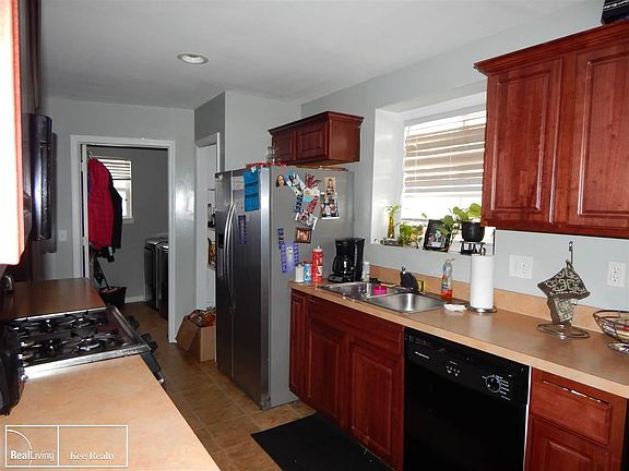 3rd image of 35088 Quinton Ave