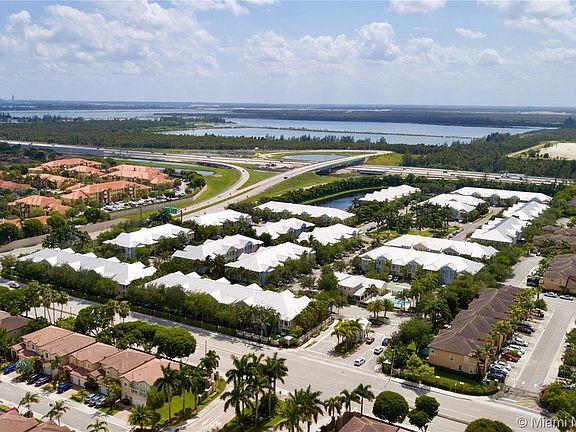 4th image of 11410 NW 74th Ter #11410