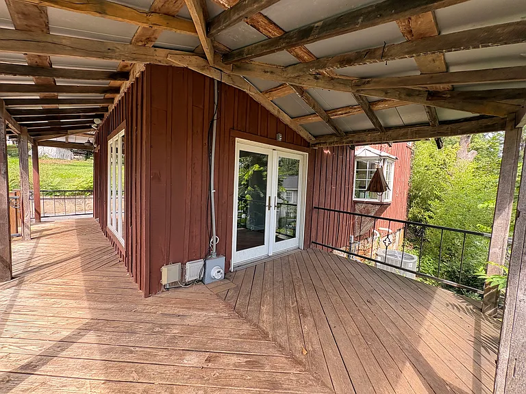 1203 W Johnson St — Photo 2
