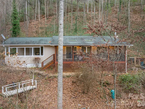 12 Bear Cove Ln, Bryson City, NC 28713