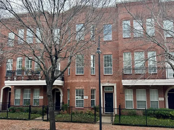 15826 Quorum Dr, Addison, TX 75001