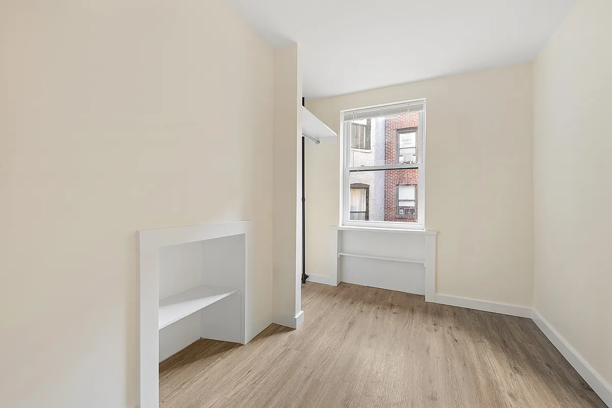 320 East 11th Street — Photo 2