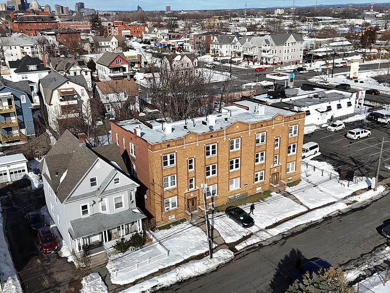 14 Standish St #2E — Photo 8