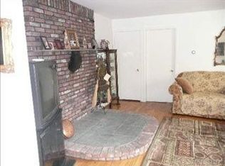 37 Vernon St, Patchogue, NY 11772