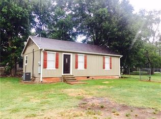 623 N 4th St, Crockett, TX 75835