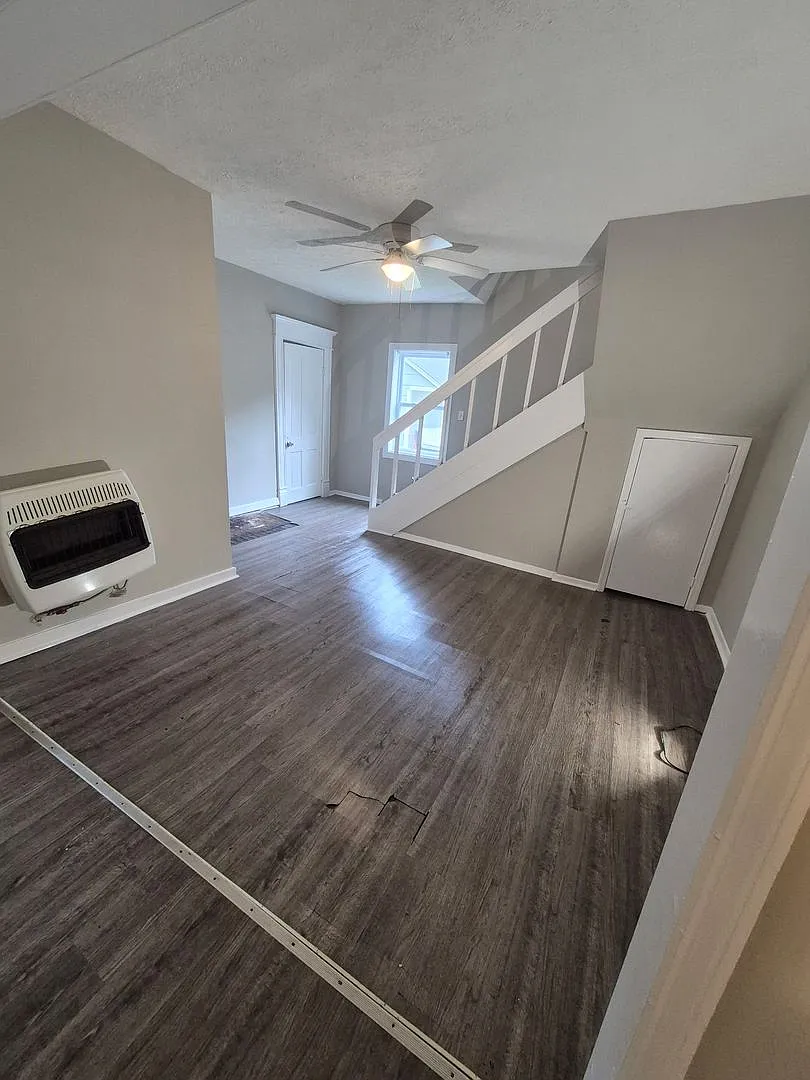 542 Woodford Avenue — Photo 3