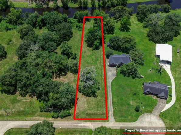 1249 Angus Ct, Angleton, TX 77515
